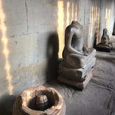 アンコール ワット
首なし仏像