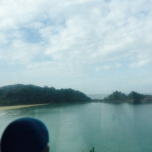 山陰本線
島根 浜田→益田
車窓から日本海を臨む。昨日は天気が良かったから、さらに海がコバルトブルーでキレイだったのだが、、