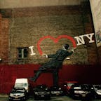 New York／Chelsea
17th Street and 6th Ave

ニューヨークのチェルシー地区の駐車場の壁に描かれたアート。イギリス出身のストリートアーティスト、ニック・ウォーカーの作品。