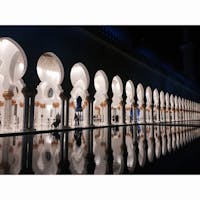 シェイクザイードグランドモスク
windowsの起動画面の写真で見てから憧れてた場所。本当に写真のままの光景でした！
ちょっとアングル違うけど、似たような感じで写真撮ってみた。