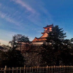 高知城 朝日を浴びる