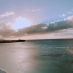 グアムの朝日です。海に反射してキレイ。