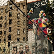 New York／SOHO
STOP GUNS

ニューヨーク Eduardo Kobraの作品。
#kobra #streetartnyc #muralkobra #manhattan #newyork
