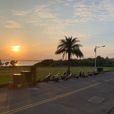 Kenting in Taiwan ☀️
台湾縦断旅第1箇所目は、墾丁！スキューバダイビングをやりに寄りました。
台湾の人は本当に親切な方ばかりで、切符の買い方や便利な乗り換え方法、送迎など、わざわざ声をかけてくれて助けてくれました。
ダイビングは台風が近いということもあり、波が非常に高かったですが、魚がとてもフレンドリーで且つ、沖縄の魚に比べると大きい👏
#kenting #taiwan