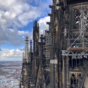 2019.3.5 ケルン大聖堂（ドイツ）
地上97mからの景色。この足場は怖い…