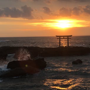 お天気下り坂だったので、心配したけど、大洗磯前神社の日の出が見れた
早起きは三文の徳‼︎(^^)