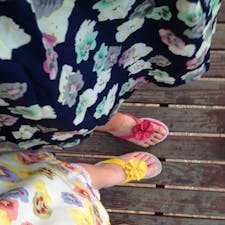 #Patayabeach #Pataya #Thailand
2014年3月

高校卒業後、渡タイを決めた10年来の友達に会いに
帰国以来5年ぶりのタイ🇹🇭7年半も住んでいたのに、
タイ語力すっかり友達に負けていました😂😂

2人ともタイプロですが、観光客らしく
ワンピースとサンダルをお揃いで購入👗