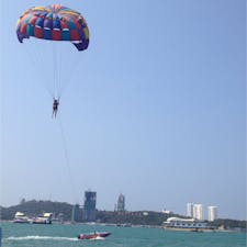 #Patayabeach #Pataya #Thailand
2014年3月

人生初の #パラセーリング ⛱
高いところ大好きなので気持ちよかった！けど、
浮遊感が苦手なので風が吹くとちょっと怖かった😣😣