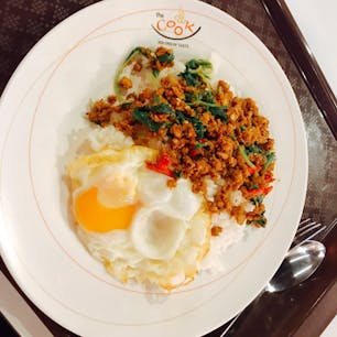 フードコートのガパオライス。
辛くて美味しかった。
これで60バーツ🤑